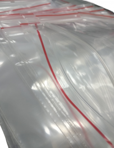 Bolsas transparentes con cierre tipo zip para almacenar y proteger pequeños productos.